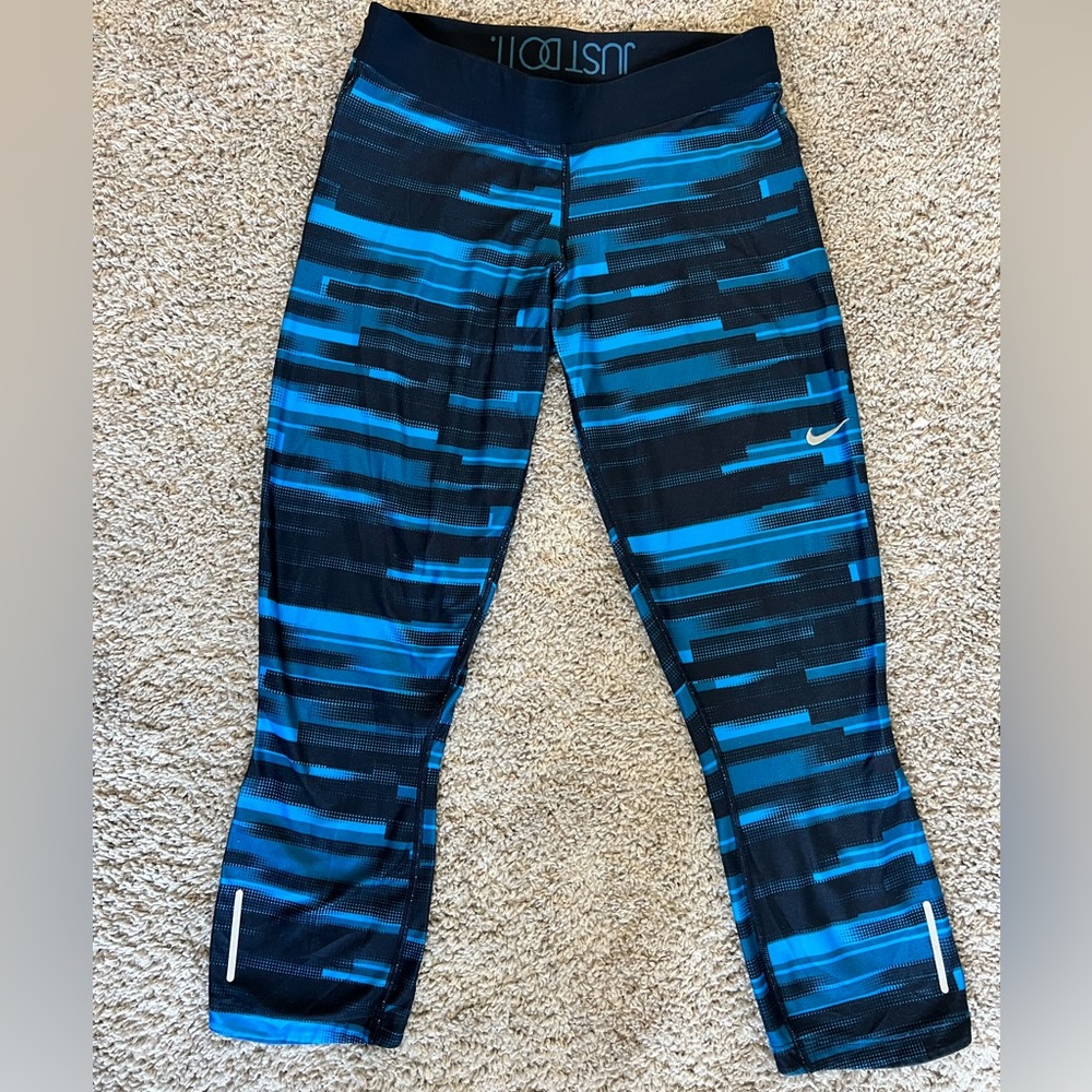 Blue Nike 3/4 leggings. Medium. Lightly used.